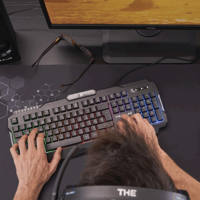 Set 4 Pezzi Gaming Tastiera Retroilluminata, Mouse, Tappetino Antiscivolo, Cuffie Speaker - immagine 5